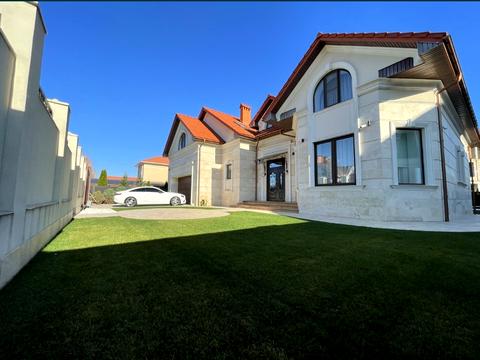 будинок за адресою Уютна, 8