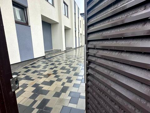 будинок за адресою 74-ї Стрілецької Дивізії вул.