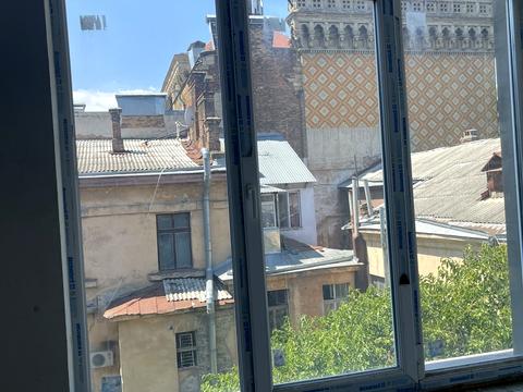 комерційна за адресою Ніни Строкатої вул. (Буніна), 13