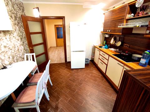 квартира по адресу Драгоманова ул., 12-А
