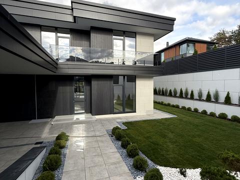 дом по адресу Апрельская ул.