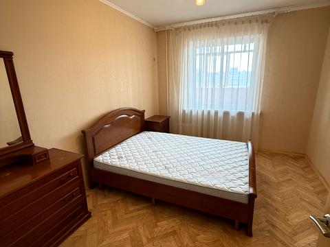 квартира за адресою Ревуцького вул., 4