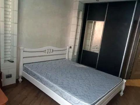 квартира за адресою Очеретяна вул., 5