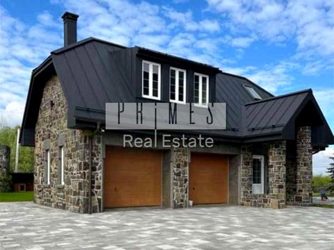 будинок за адресою Набережна вул.