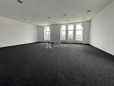 комерційна за адресою Музейний пров., 4