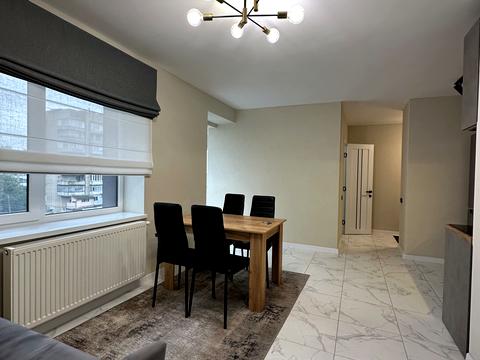 квартира за адресою Степана Бандери вул., 77-Б
