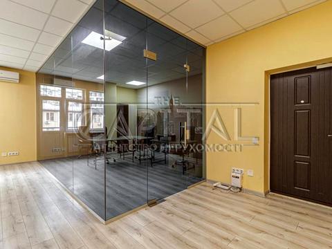 комерційна за адресою Глибочицька вул., 40