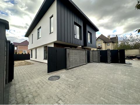 будинок за адресою Янтарна вул.