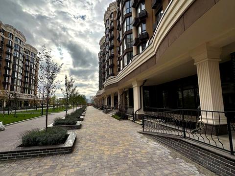 комерційна за адресою Молодіжна вул., 10