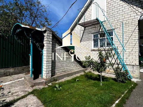 будинок за адресою Комарова, 27