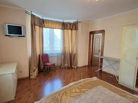 квартира за адресою Дніпровська набережна вул., 25