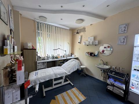 комерційна за адресою Академіка Булаховського вул., 5-В