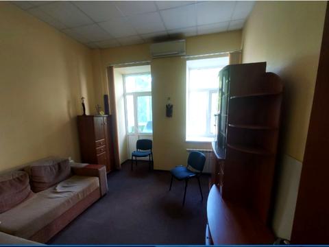 комерційна за адресою Голосіївська пл., 48