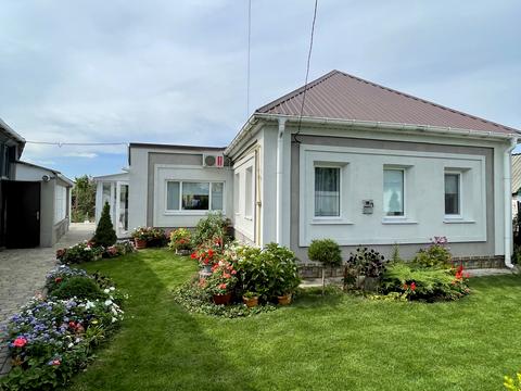будинок за адресою Небесної сотні, 19