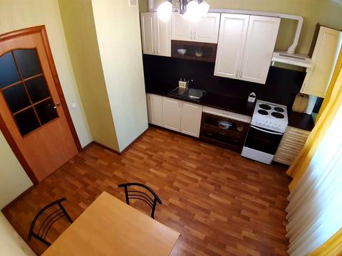 квартира за адресою Анни Ахматової вул., 28