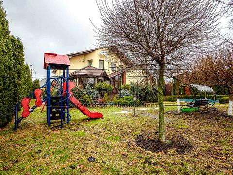 дом по адресу Центральна ул.