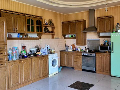 будинок за адресою Гідності