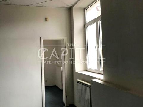 комерційна за адресою Дмитрівська вул., 44-Б
