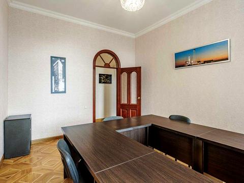 комерційна за адресою Ярославів Вал вул., 14-Г