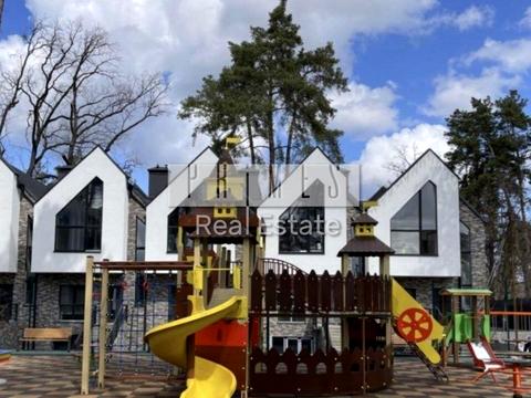 дом по адресу Евгения Коновальца ул.