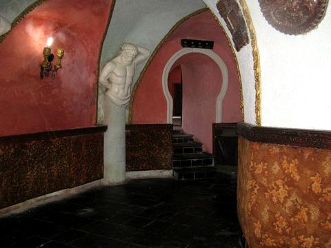 коммерческая по адресу Сиротюка, 1