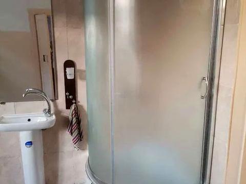 будинок за адресою Дібровна вул., 8