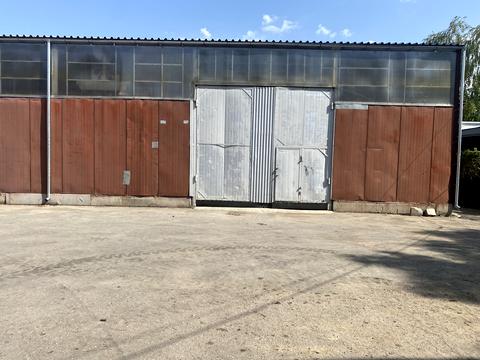 комерційна за адресою Довженка вул., 1