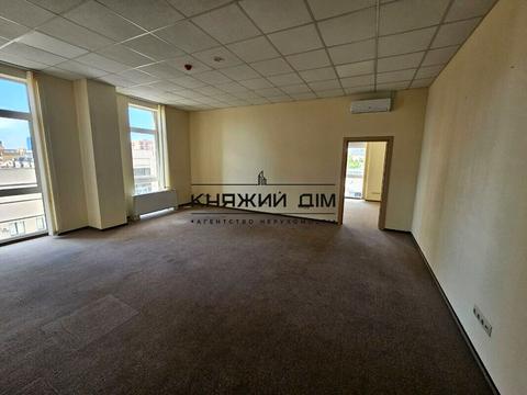 коммерческая по адресу Антоновича ул. (Горького), 33В