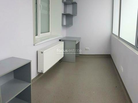 комерційна за адресою Володимира Івасюка просп. (Героїв Сталінграду), 8