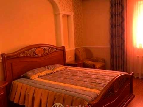 будинок за адресою лінія 48-та вул., 6