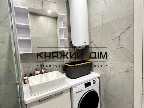 квартира за адресою Дніпровська набережна вул., 17В