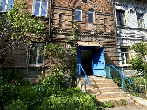комерційна за адресою Мостова вул., 2