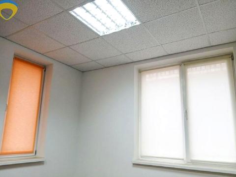 комерційна за адресою Левітана вул., 113а