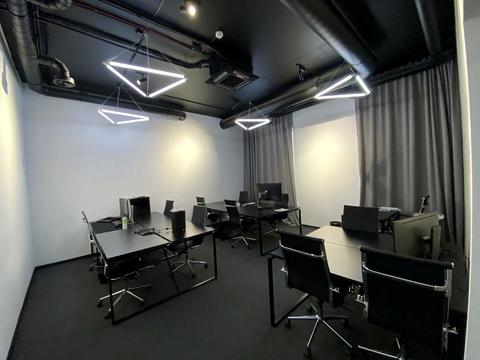 коммерческая по адресу Антоновича ул. (Горького), 74