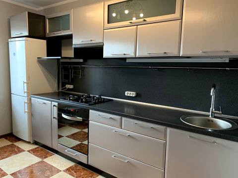 квартира за адресою Володимира Висоцького бульв., 6