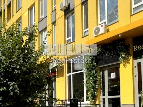 комерційна за адресою Регенераторна вул., 4