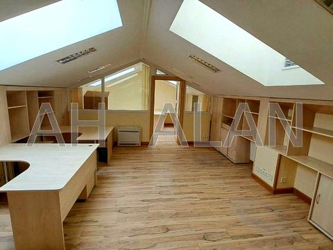 комерційна за адресою Саксаганського вул., 67-Б