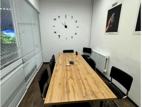 комерційна за адресою Володимирська вул., 10