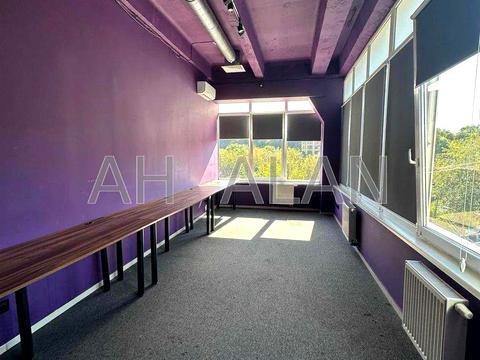 комерційна за адресою Верхній Вал вул., 2