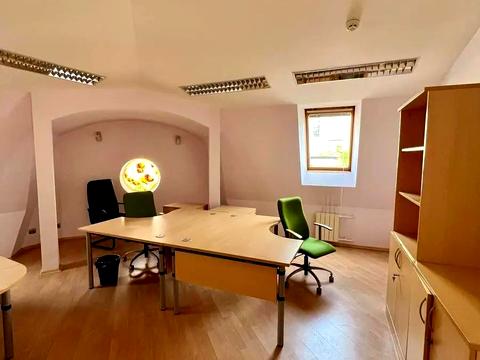 комерційна за адресою Володимирська вул., 97/37