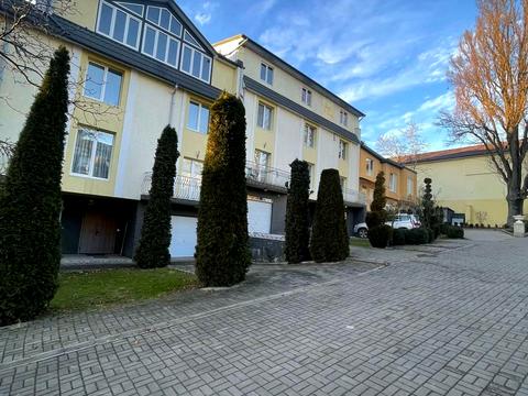 будинок за адресою Незалежності просп., 90-Е