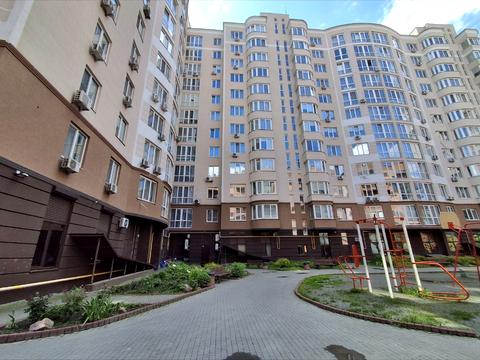 комерційна за адресою Університетська вул., 2-З