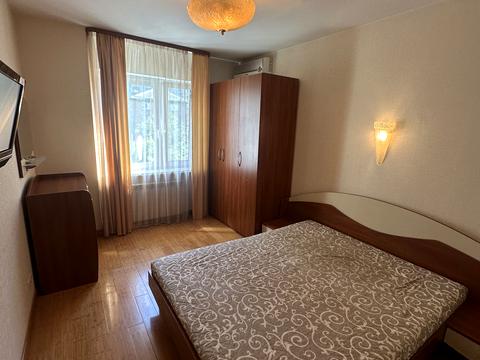 квартира за адресою Саперно-Слобідська вул., 8