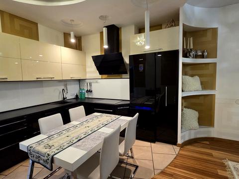 квартира за адресою Дніпровська набережна вул., 14-А