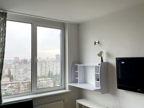 квартира за адресою Богатирська вул., 6