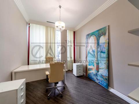 комерційна за адресою вул. Коновальця Євгена, 44Б