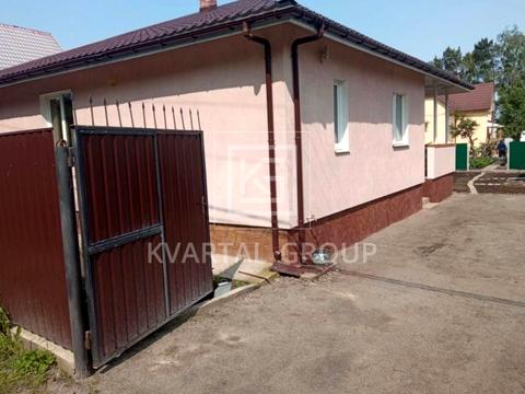 будинок за адресою Шкільна вул., 1