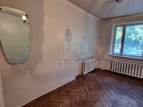 комерційна за адресою Євгена Коновальця вул. (Щорса), 15