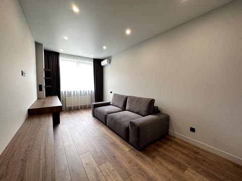 квартира по адресу Молодіжна ул., 5