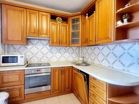 квартира за адресою Анни Ахматової вул., 8